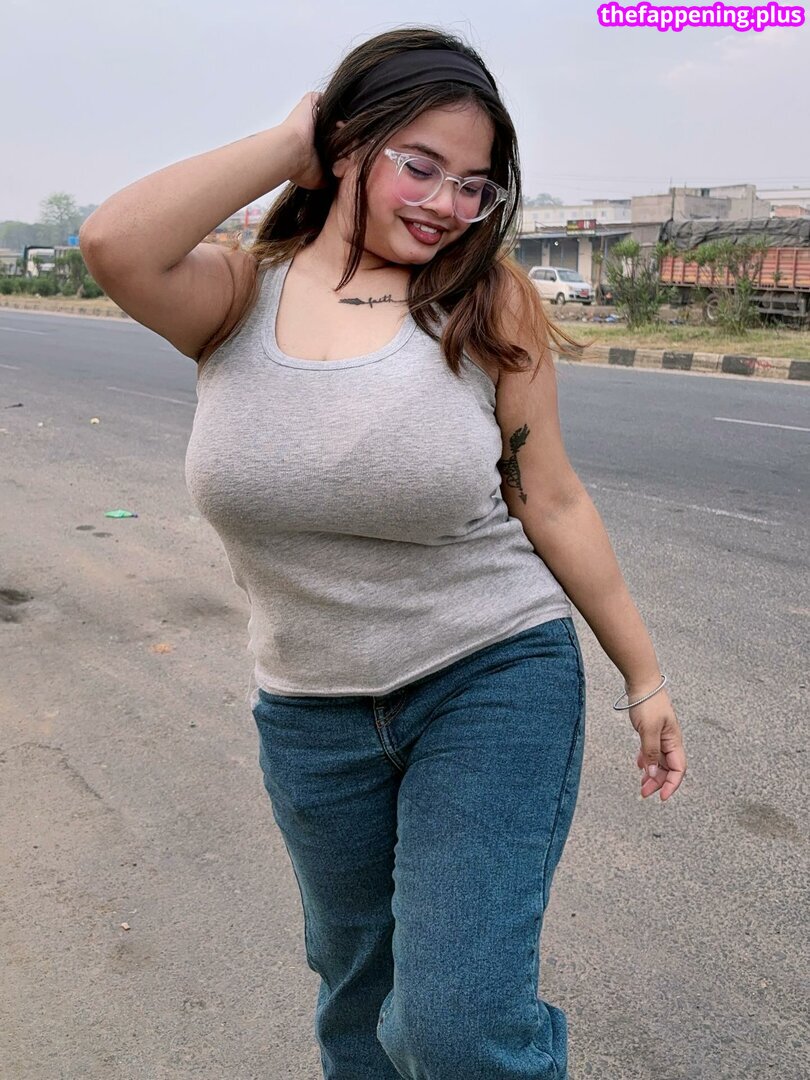 Aastha Singh / aasthaaax / voidedfiction / yaar.aasthaa Фото оголеного OnlyFans #39